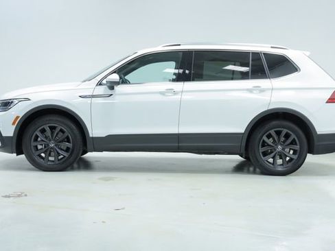 Used 2024 Volkswagen Tiguan SE image 4