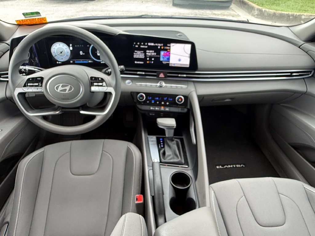 Used 2024 Hyundai Elantra SEL FWD image 11