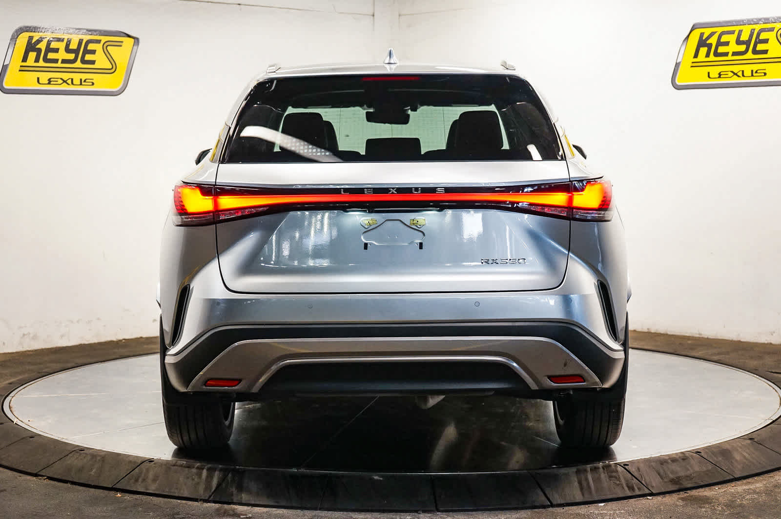 Used 2023 Lexus RX 350 FWD w/ Cold Area Package image 9