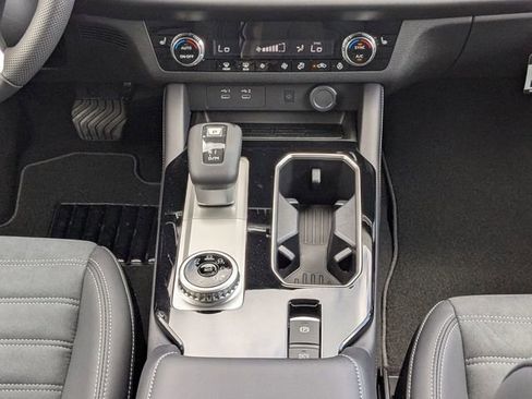 New 2026 Mitsubishi Outlander SE FWD image 17