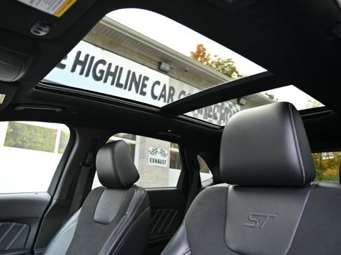 Used 2020 Ford Edge ST w/ Equipment Group 401A image 3