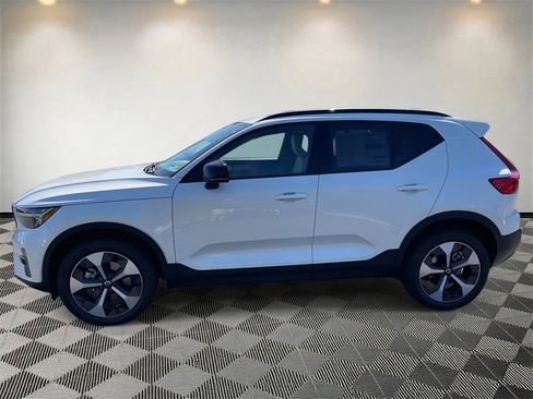 New 2026 Volvo XC40 B5 Plus w/ Protection Package Premier image 6