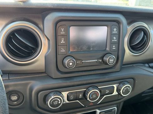 Used 2018 Jeep Wrangler Sport AWD/4WD image 21