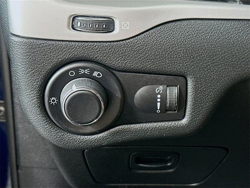 Used 2016 Jeep Cherokee Sport w/ Cold Weather Group image 10