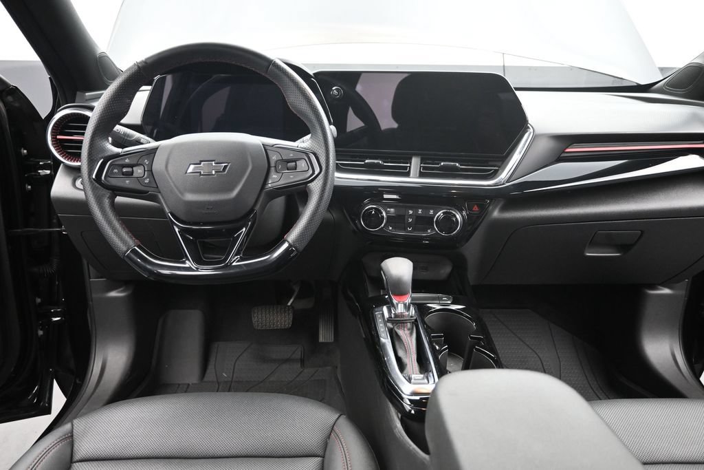 Used 2025 Chevrolet Trax RS w/ Driver Confidence Package FWD image 28
