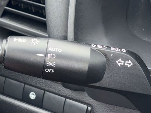 Certified 2026 Nissan Rogue SV FWD image 18