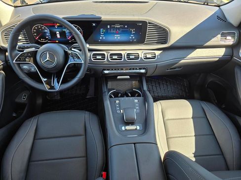 Used 2026 Mercedes-Benz GLS 450 4MATIC image 17