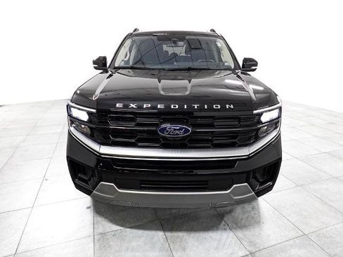 Certified 2025 Ford Expedition Platinum AWD/4WD image 3