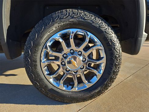 Used 2024 Chevrolet Silverado 2500 LTZ image 33