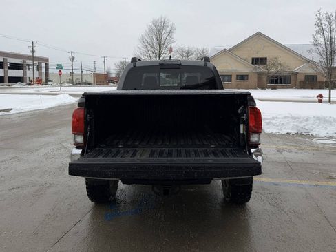Used 2019 Toyota Tacoma SR5 image 8