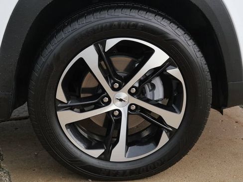Used 2024 Chevrolet Trax RS FWD image 9