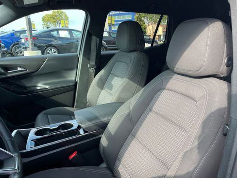 Used 2025 Chevrolet Equinox LT FWD image 37