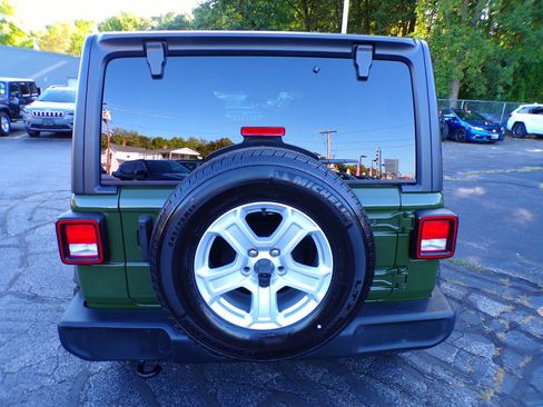 Used 2023 Jeep Wrangler Unlimited Sport AWD/4WD image 9