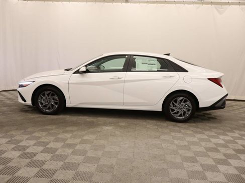 New 2026 Hyundai Elantra Blue FWD image 2