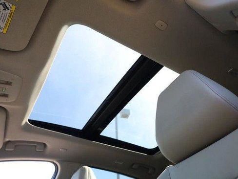 Certified 2025 Nissan Murano SL AWD/4WD image 9