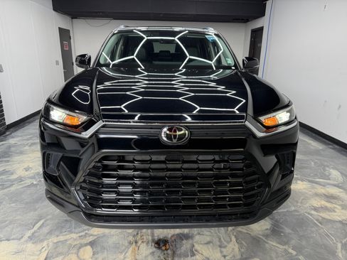 Used 2024 Toyota Grand Highlander AWD image 7