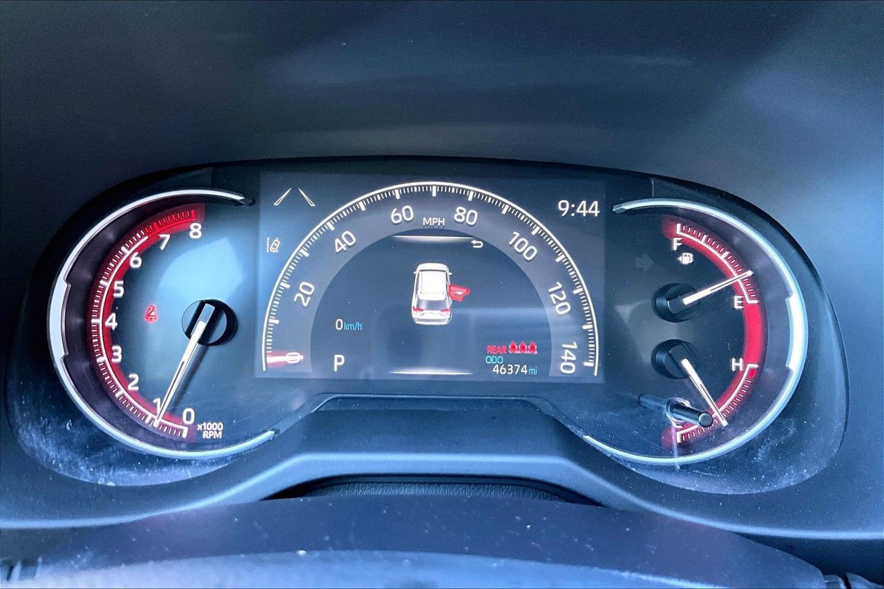 Used 2025 Toyota RAV4 LE FWD image 9