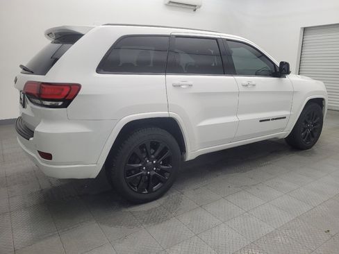 Used 2019 Jeep Grand Cherokee Altitude image 10