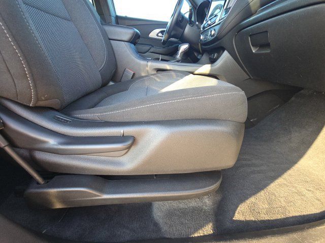 Used 2022 Chevrolet Traverse LT FWD image 21