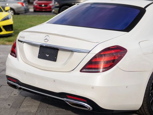 Used 2019 Mercedes-Benz S 560 Sedan w/ AMG Line Exterior image 13