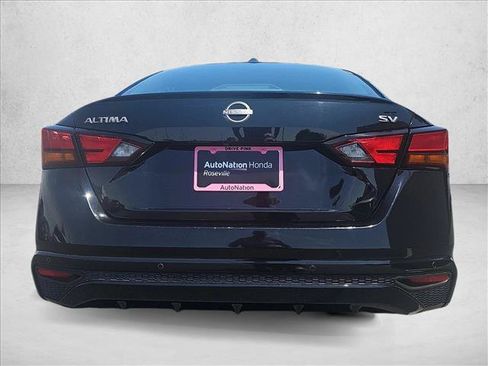 Used 2024 Nissan Altima 2.5 SV FWD image 7