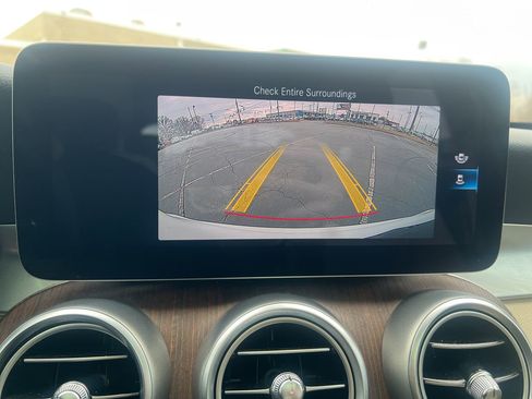 Used 2020 Mercedes-Benz GLC 300 4MATIC image 29