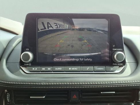 Used 2023 Nissan Rogue SV image 18