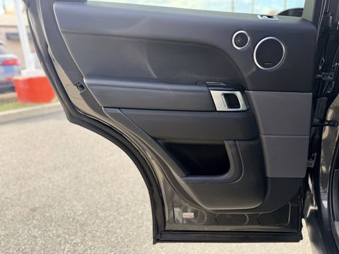 Used 2020 Land Rover Range Rover Sport HSE image 14