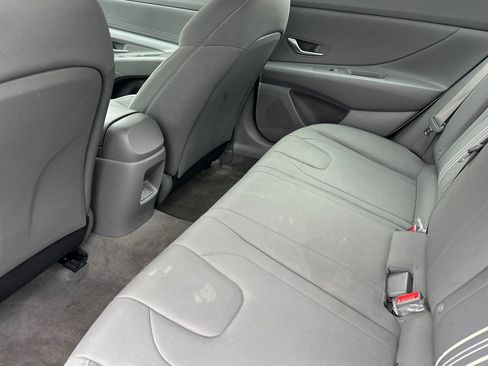 Used 2024 Hyundai Elantra SEL image 12