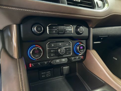 Used 2021 Chevrolet Suburban High Country image 33