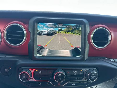 Used 2023 Jeep Gladiator Rubicon AWD/4WD image 25