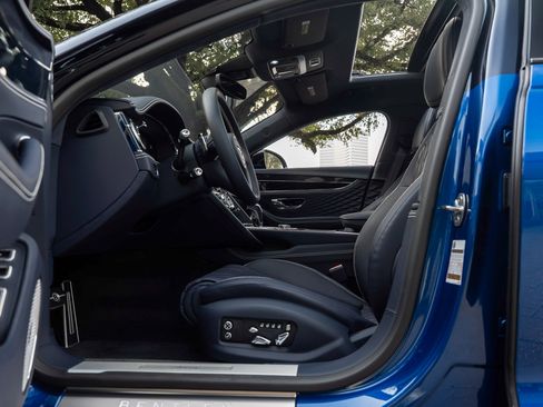 Used 2026 Bentley Flying Spur Azure image 21