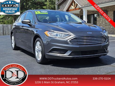 Used 2018 Ford Fusion SE w/ Fusion SE Technology Package FWD image 1