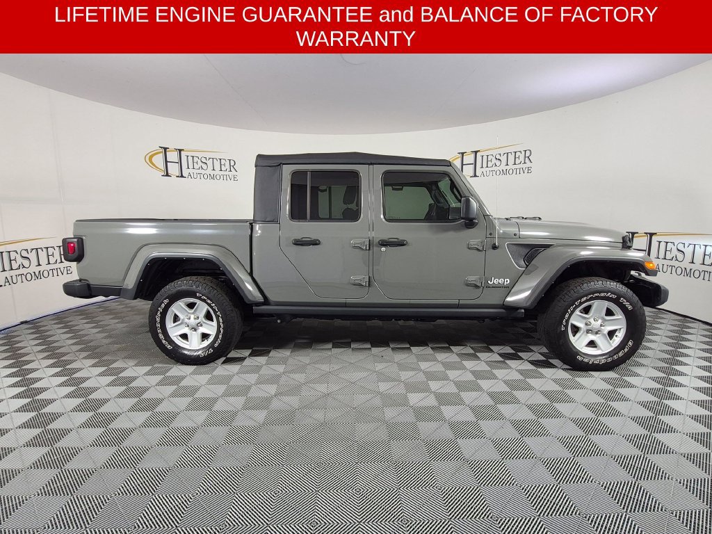 Certified 2022 Jeep Gladiator Sport AWD/4WD image 4