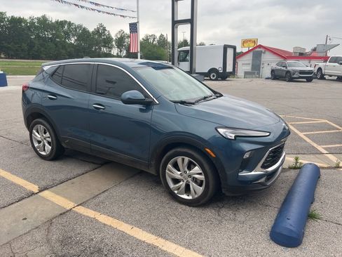 Used 2025 Buick Encore GX Preferred image 3