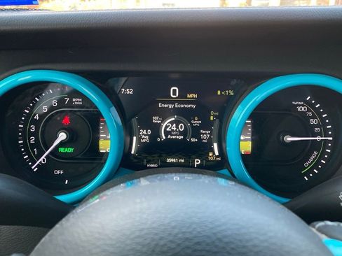 Used 2022 Jeep Wrangler Unlimited Sahara AWD/4WD image 15