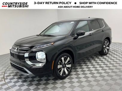 Used 2025 Mitsubishi Outlander SE