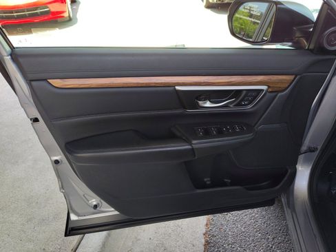 Used 2018 Honda CR-V Touring image 21