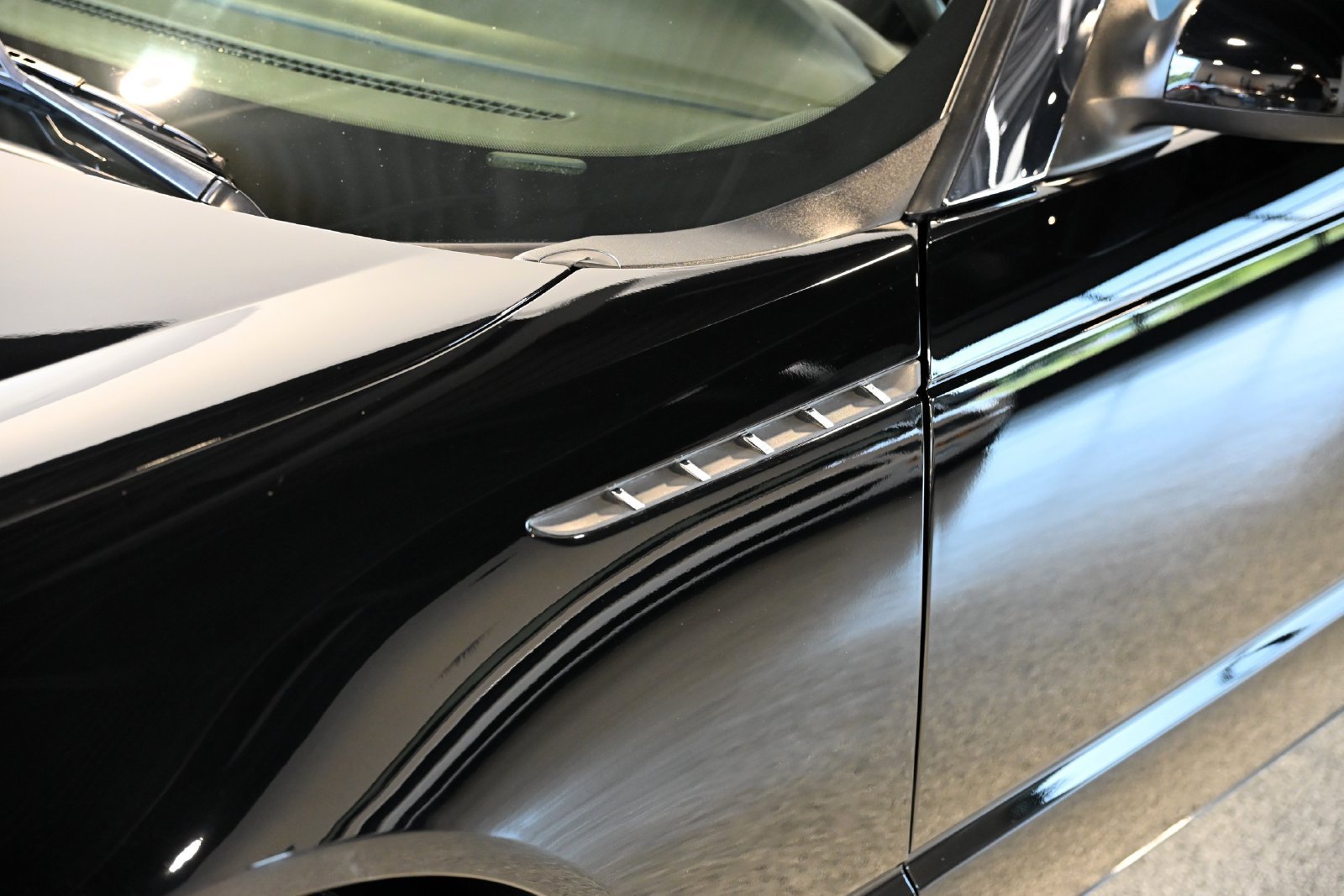 Used 2002 Ford Thunderbird RWD image 13