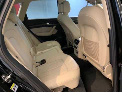 Used 2023 Audi Q5 2.0T Premium w/ Convenience Package AWD/4WD image 13