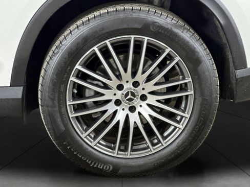 Used 2025 Mercedes-Benz GLC 300 image 25