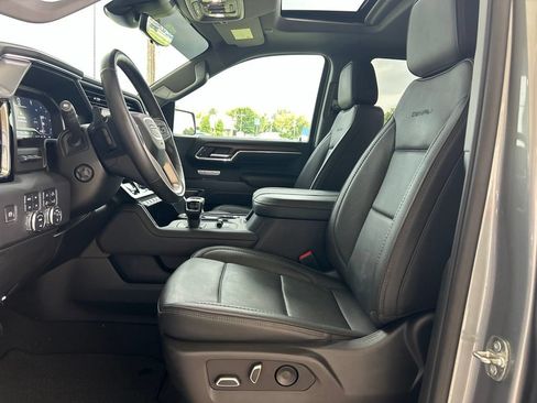 Used 2023 GMC Sierra 1500 Denali w/ Denali Reserve Package AWD/4WD image 8