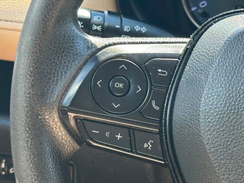 Used 2021 Toyota RAV4 XLE FWD image 24