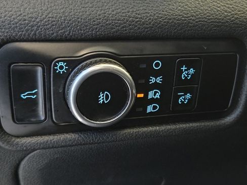 Used 2023 Ford Explorer XLT w/ Equipment Group 202A image 31