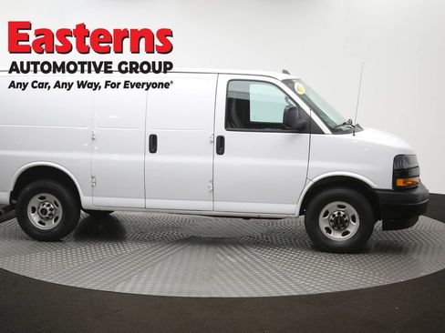 Used 2021 Chevrolet Express 2500 RWD image 38