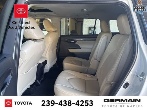 Certified 2025 Toyota Highlander Limited image 18