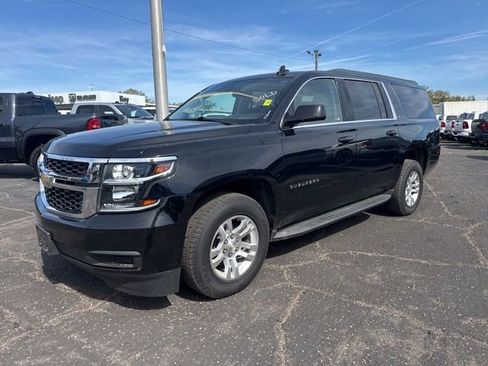 Used 2019 Chevrolet Suburban LT image 5