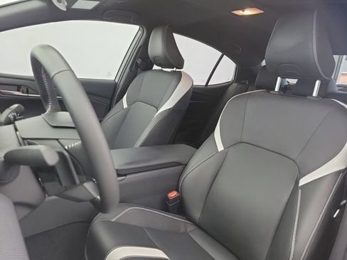Used 2025 Toyota Camry SE w/ Convenience Package FWD image 18