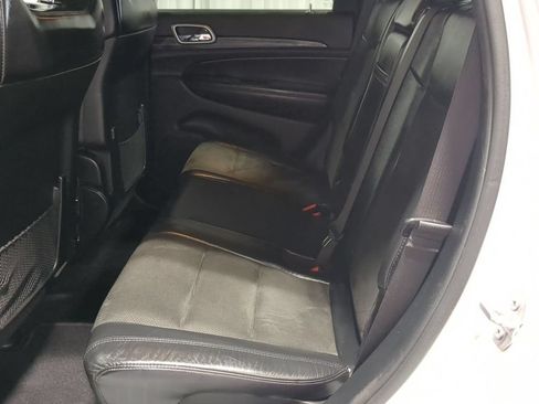 Used 2019 Jeep Grand Cherokee Altitude AWD/4WD image 23