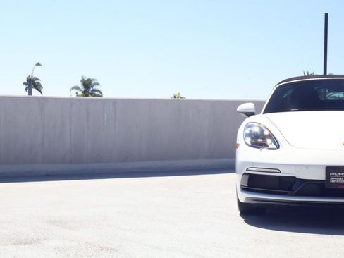Certified 2022 Porsche 718 Boxster w/ Premium Package RWD image 13